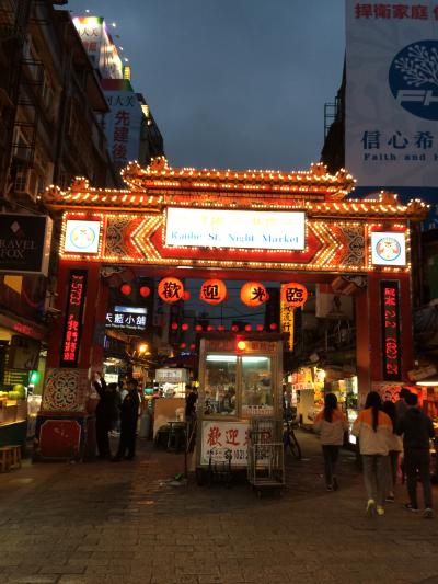 平日でも時間を追うごとに人出が多くなってきます。