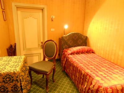 赤と緑のファブリックが素敵！