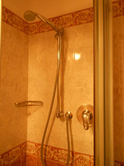 周りは大理石で綺麗でした