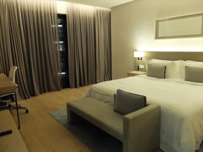 寝室も広々。ここからも直接ベランダに出られました。