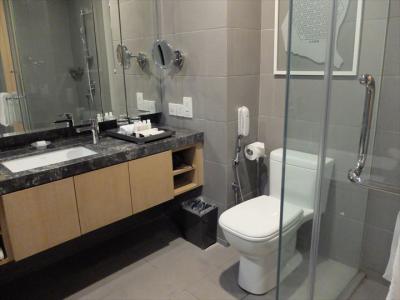 1ベッドルーム･プレミアの浴室。深めの浴槽もあり。