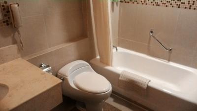 バスタブあり、清潔で良し