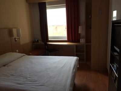 シンプルで清潔なビジネスホテル