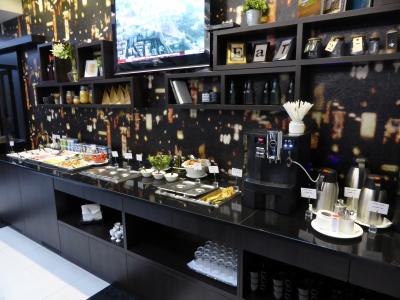 朝食は種類も豊富。