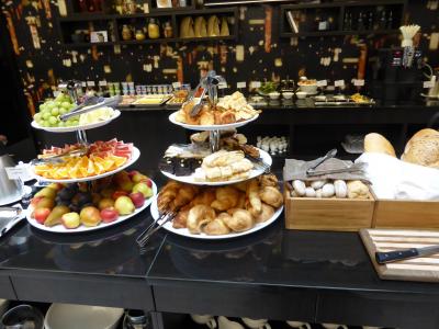 パンも果物もガッツリｗ