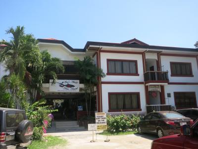 ビーチ沿いではないけど少し歩けばビーチに出れます