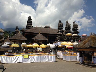 正装すれば、中に入ってお祈り出来ます！