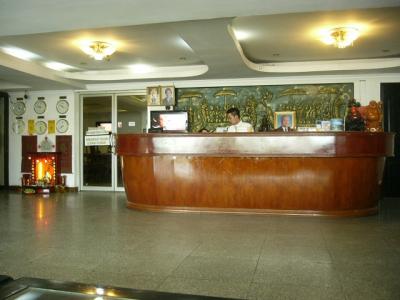 2階ロビーにあるフロント