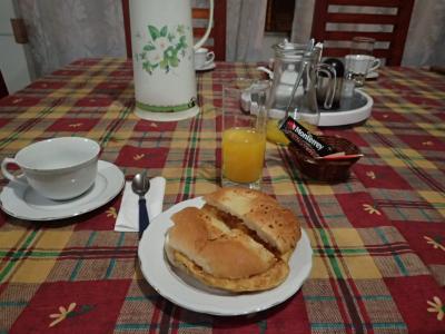 朝の４時に食事を提供してくれました