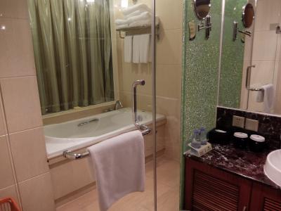 バスタブも広々しています。