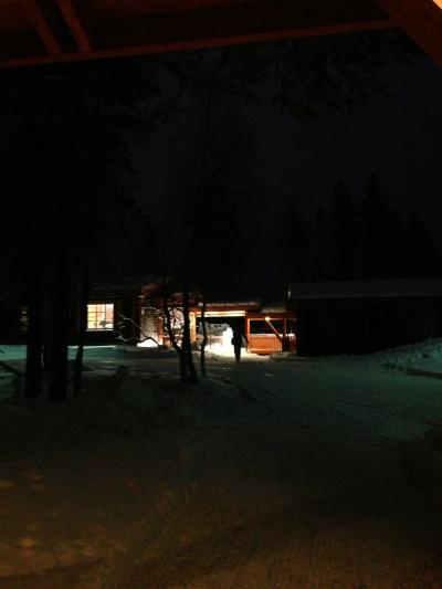 極夜の時期で真っ暗ですがエントランス