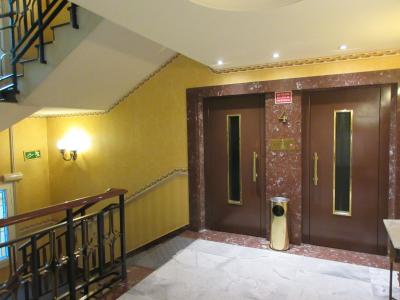 廊下とエレベーター