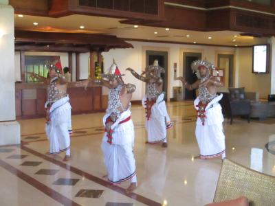 ロビーでのお祝いのセレモニー