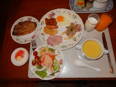 ビュッフェスタイルの朝食