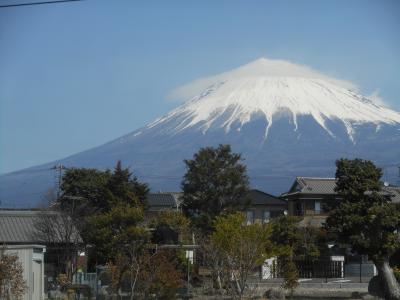 身近に富士山を見ながらのローカル線の旅