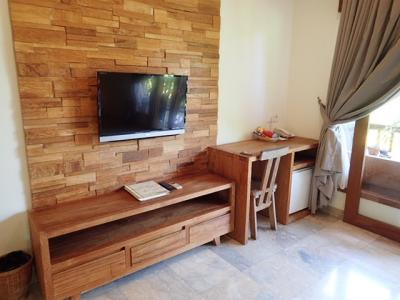 デラックスルーム：テレビ