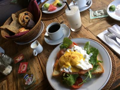 選べる朝食：エッグベネディクト