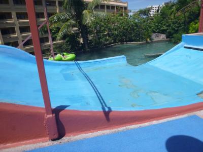 いくつか修理中のようで