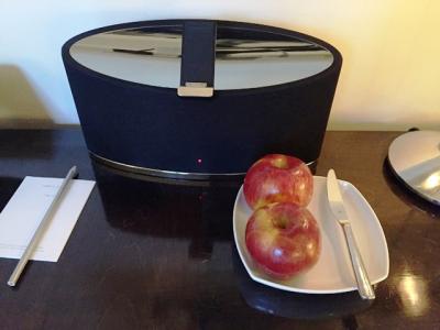 iphoneを接続できますがドック部分が古いタイプのものでし