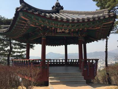 駱山公園の中にある見晴らしのよい休憩所です