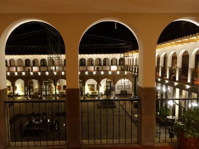 部屋からは中庭が見える