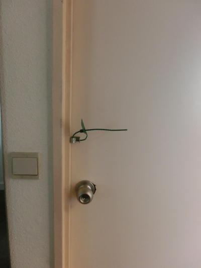 どこにも行けません