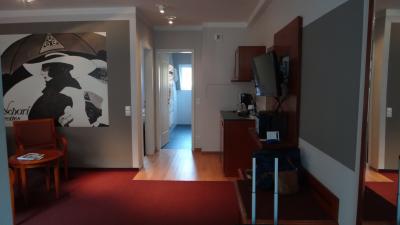 部屋の入り口から見たところ