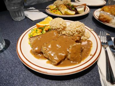 ローカル雰囲気を味わい安くてお腹一杯！