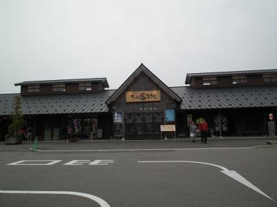 富山湾の海の幸と富山の大地の幸を買えて食べれる街