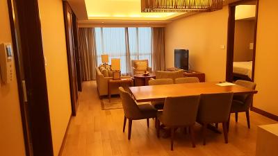 花木路駅直結のホテル