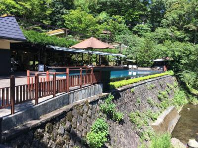 足湯に浸かって、オシャランチ