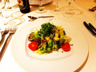 一人一皿出る夕食のサラダ