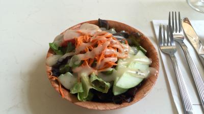 コースのサラダ