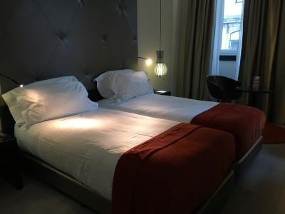 サンタ ジュスタのエレベーターが窓から見えます！