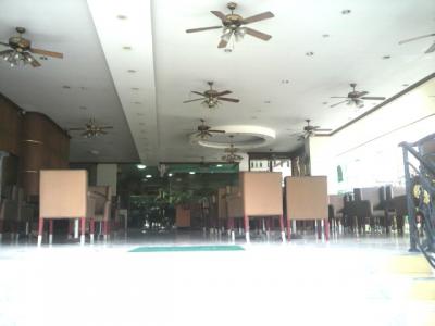 ザ　プリヴィホテルの玄関の様子です。一段、高くなっています。