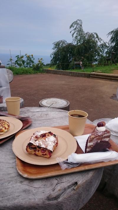 ☆自然に囲まれて食べるケーキも美味しいです ☆