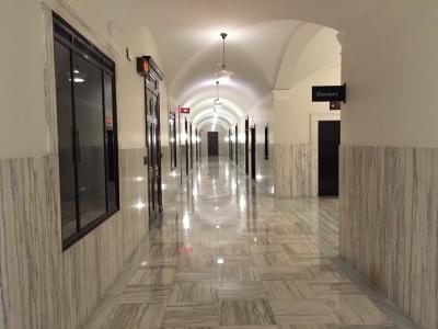 館内の廊下 本当にホテル？