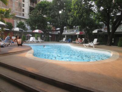 レトロアシス ホテル