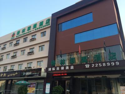 海沿いで綺麗です。