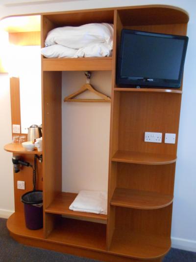 クローゼットやテレビなど