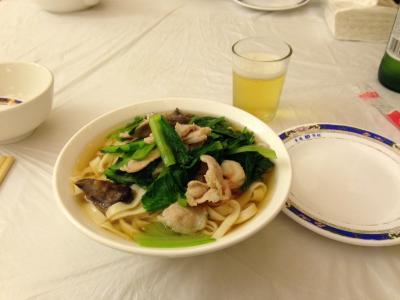 中華レストラン：炒麺を注文したのに湯麺が出てきた。