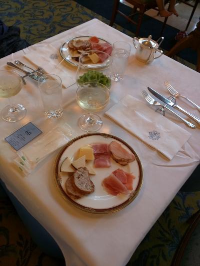 朝食のスパーリングワインが飲み放題！