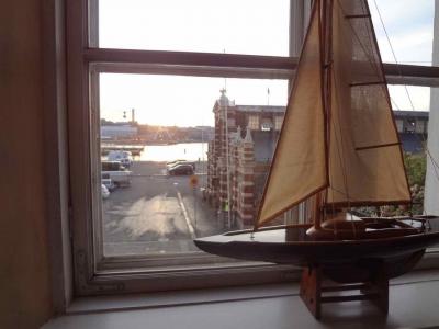 レストランから港を望む（オールドマーケットプレスも見える）