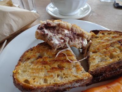 パン、カフェ好きなら並んででも行く価値あり