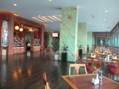 ロビー奥のカフェレストラン