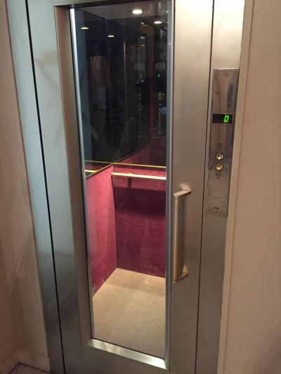 旧式仕様最新エレベーター