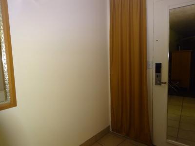 鏡はあちこちにあって、広い感じがします