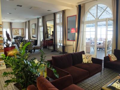 ロビー周辺の様子。