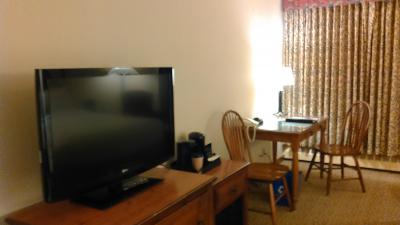 テレビとテーブル