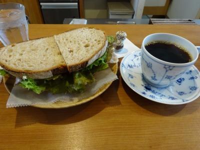 店内にオーナーの子供（幼児）が